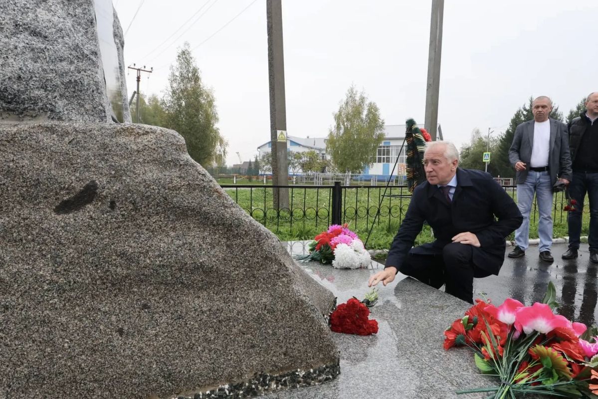Владимир Мазур: В деревне Воронино обсудили с главой Томского района Павлом Петровичем Хрячковым планы по благоустройству общественных территорий Владимир Мазур: В деревне Воронино обсудили с главой Томского района Павлом Петровичем Хрячковым планы по благоустройству общественных территорий
