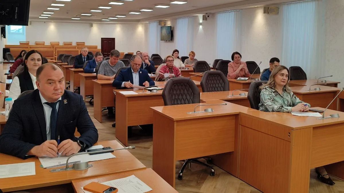 Темпы расселения аварийного жилья стали ключевым из четырех вопросов, рассмотренных сегодня депутатами на заседании комитета по развитию территорий Думы Томска Темпы расселения аварийного жилья стали ключевым из четырех вопросов, рассмотренных сегодня депутатами на заседании комитета по развитию территорий Думы Томска