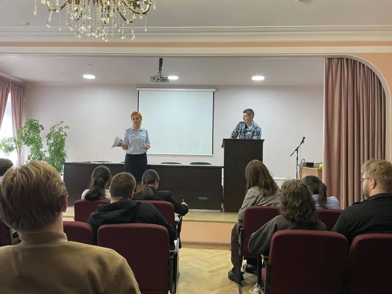 Полиция без фильтров: студенты узнали о службе из первых уст Полиция без фильтров: студенты узнали о службе из первых уст