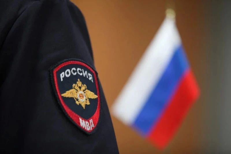 В дежурную часть ОМВД России по Октябрьскому району города Томска поступило сообщение о том, что жителям по переулку Красного Пожарника, 16, поступают угрозы жизни и здоровью