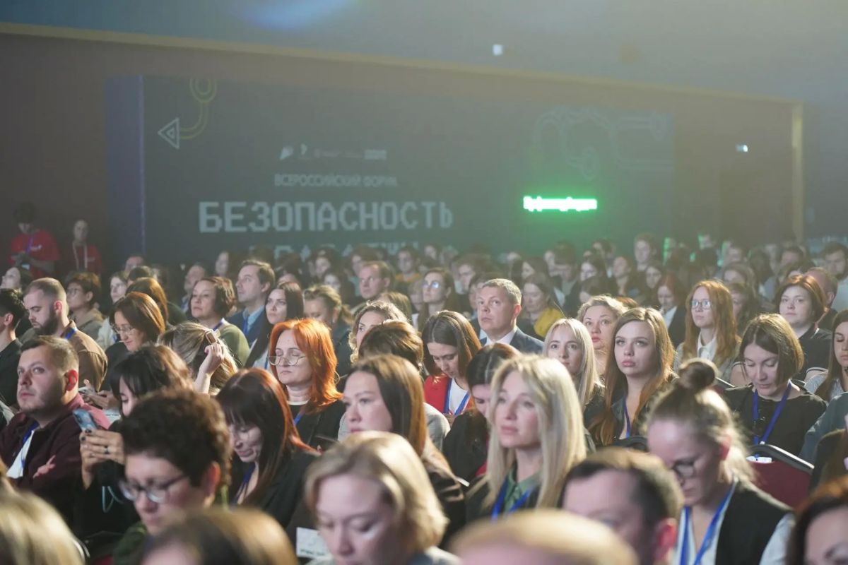 Владимир Мазур: В день форума «Безопасность молодёжи» Томская область присоединилась к онлайн-акции «Не тот заработок», цель которой – разоблачить механизмы вовлечения детей и подростков в противоправную деятельность... Владимир Мазур: В день форума «Безопасность молодёжи» Томская область присоединилась к онлайн-акции «Не тот заработок», цель которой – разоблачить механизмы вовлечения детей и подростков в противоправную деятельность...
