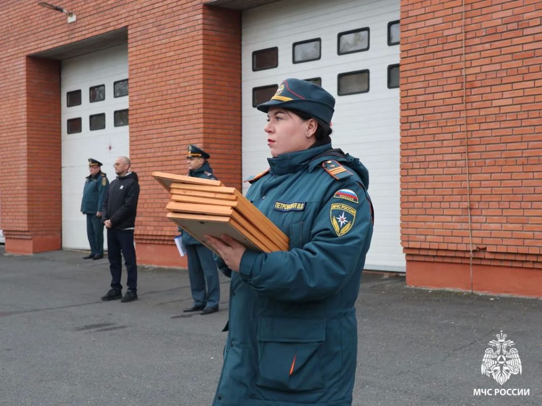 В Главном управлении МЧС России по Томской области состоялось торжественное построение в честь 94-й годовщины со дня образования гражданской обороны В Главном управлении МЧС России по Томской области состоялось торжественное построение в честь 94-й годовщины со дня образования гражданской обороны