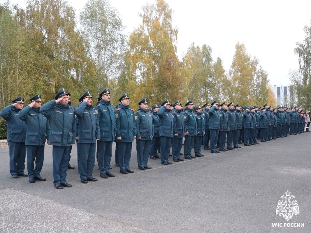 В Главном управлении МЧС России по Томской области состоялось торжественное построение в честь 94-й годовщины со дня образования гражданской обороны В Главном управлении МЧС России по Томской области состоялось торжественное построение в честь 94-й годовщины со дня образования гражданской обороны