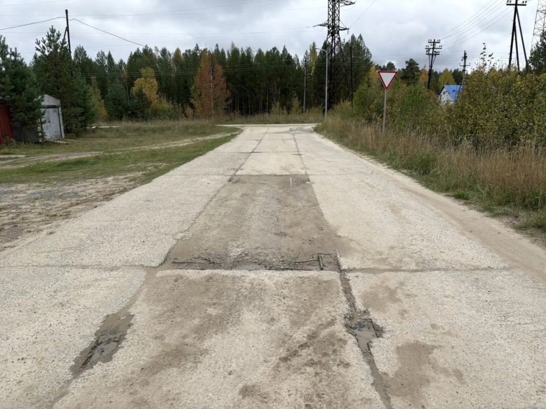 По постановлению прокуратуры г. Кедрового Томской области руководитель отдела местной администрации привлечен к административной ответственности за ямы на дорогах