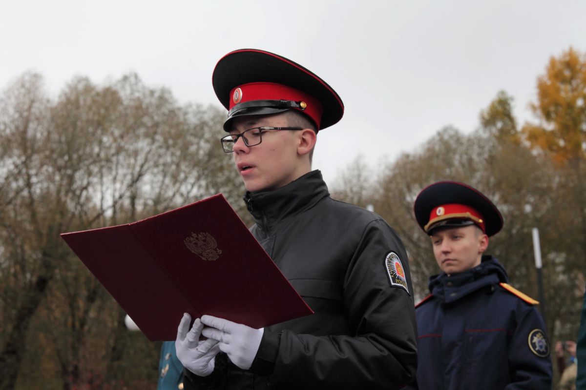 В Томске сотрудники регионального управления СК России приняли участие в торжественной церемонии посвящения в кадеты