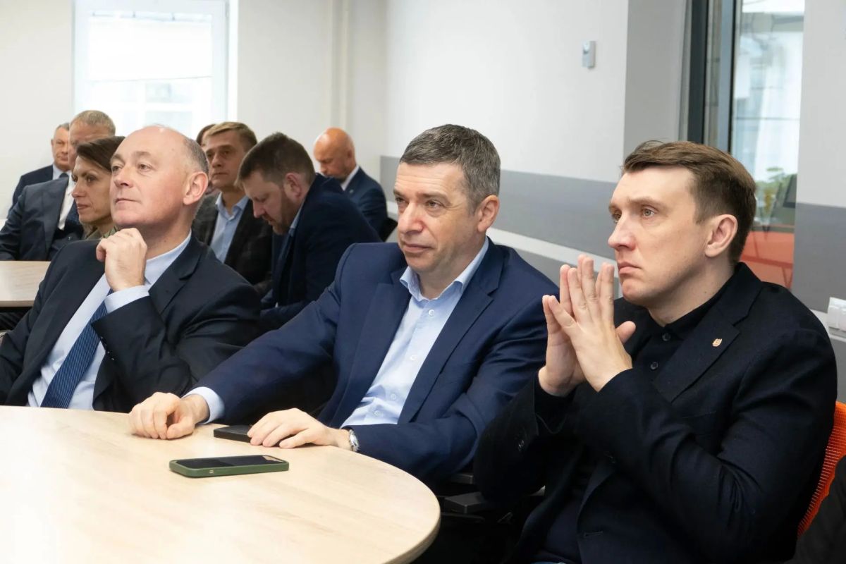 Владимир Мазур: В корпоративном университете «Исток» открыли программу развития кадрового потенциала Томской области с участием команды регионального правительства, глав городов и районов Владимир Мазур: В корпоративном университете «Исток» открыли программу развития кадрового потенциала Томской области с участием команды регионального правительства, глав городов и районов