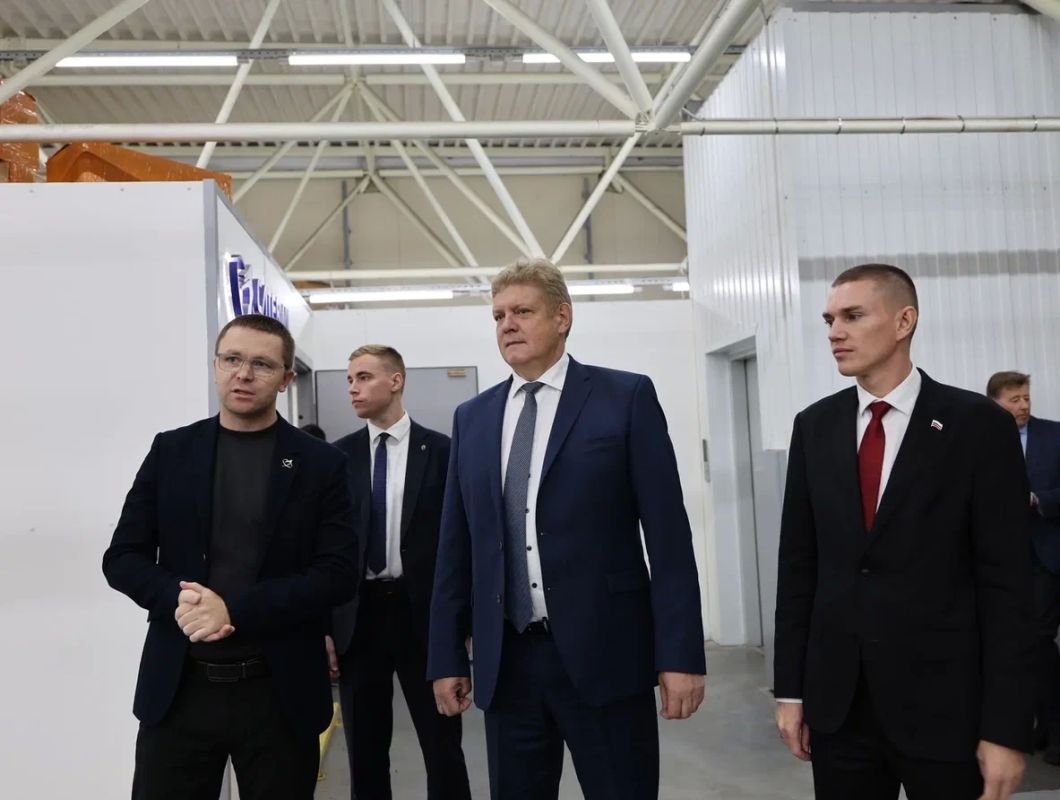 Полпред посетил производство техники для людей с ОВЗ