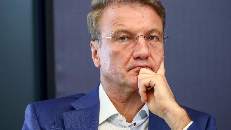Ситуация в Сбербанке: вкладчики массово открывают депозитные счета в других банках