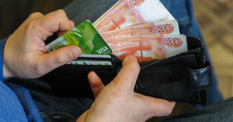 Зарплата на кредитку: что важно знать работникам