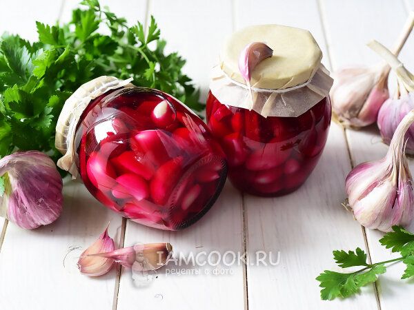 Маринованный чеснок — идеальная закуска к мясным блюдам
