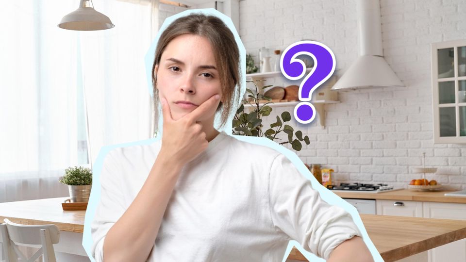 Опытные хозяйки оставляют на кухне мокрую газету: вот зачем они это делают