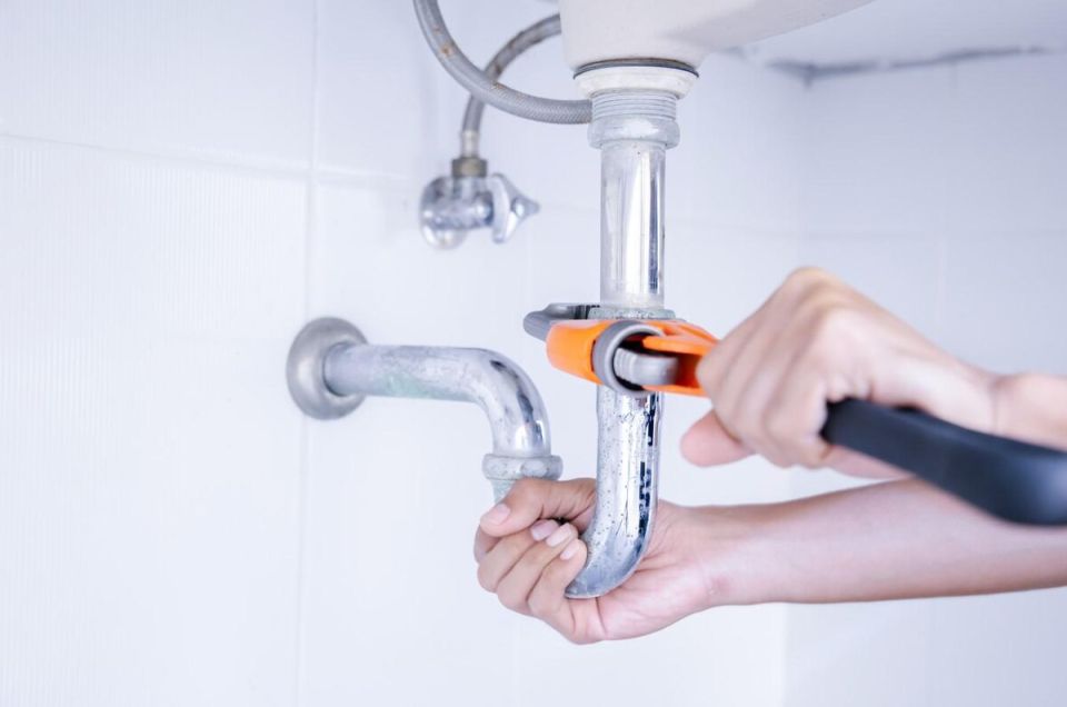 Засор в раковине: причины и эффективные решения