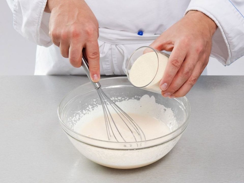 Блинная феерия: как создать идеальные десертные блинчики с ягодами и апельсиновым соусом