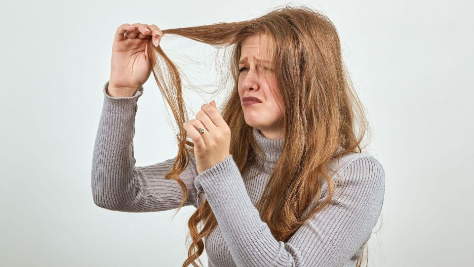 Спасаем волосы «бабушкиными» методами: хитрости от врачей за три копейки
