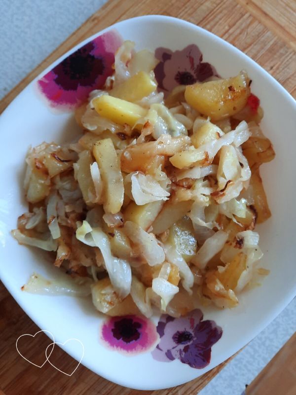 Простой и вкусный: жареная картошка с капустой, как в студенческие годы