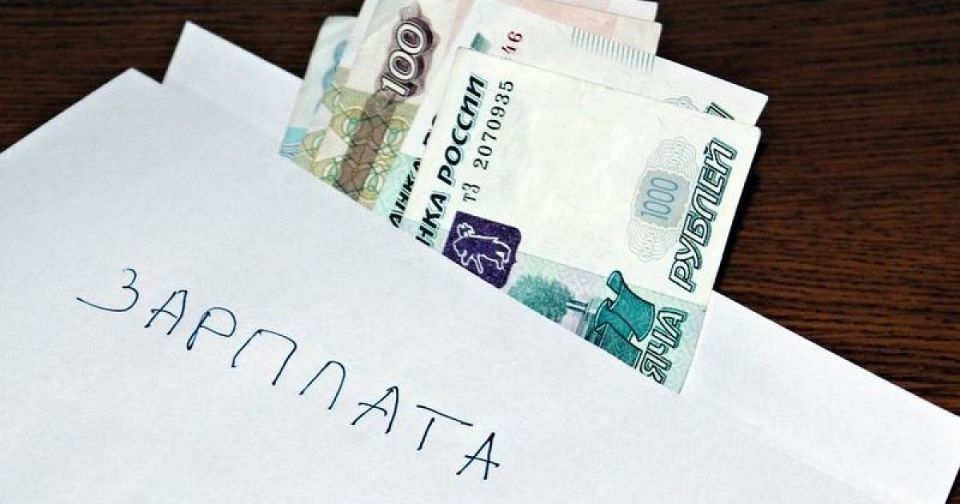 Когда конверты обнажают правду: как охранник победил несправедливость и восстановил свои права