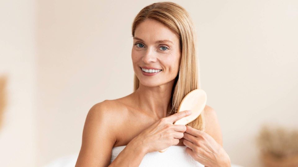 Никто не поверит, что вам больше 45: этот уход за волосами вернет им блеск и здоровье