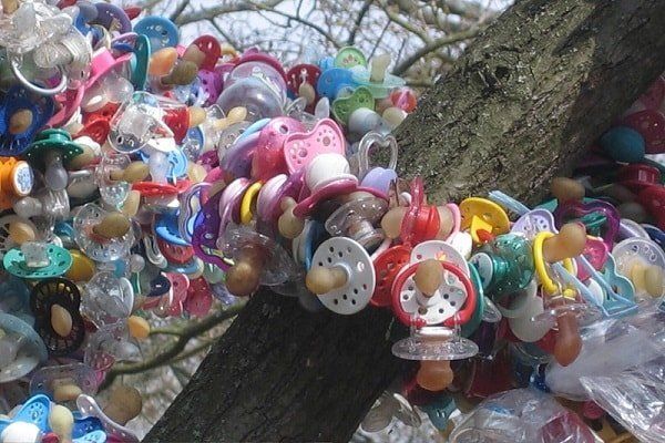 Как правильно использовать соску: советы для заботливых родителей