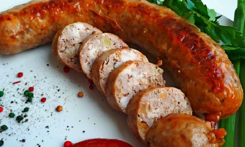 Наслаждаемся домашними колбасками: просто, вкусно, натурально